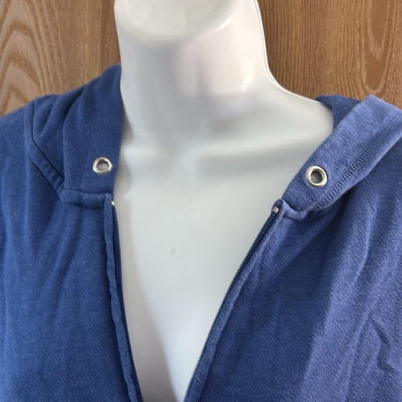 🎄 Zip up Hoodie - Picture 2 of 7